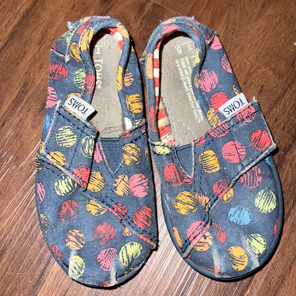 Toms toddler size 5